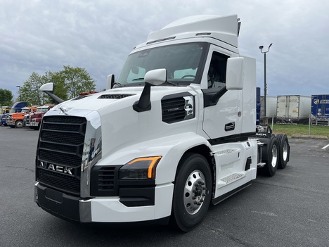2027 MACK Pioneer Daycab #1848