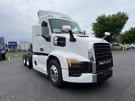 NEW 2027 MACK PIONEER DAYCAB TRUCK #$vid