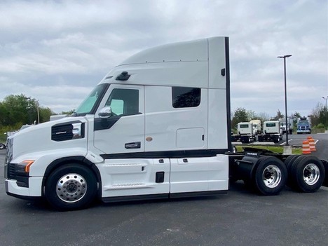 NEW 2027 MACK PIONEER 64 SLEEPER TRUCK #$vid