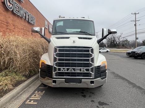 NEW 2027 MACK ANTHEM TANDEM AXLE DAYCAB TRUCK #$vid