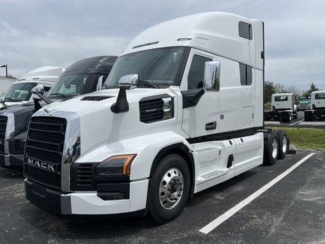 2027 MACK Pioneer 76 Sleeper #1856 2027 MACK Pioneer 76 Sleeper #1856