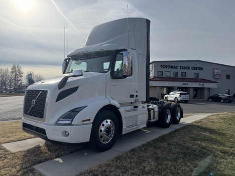 NEW 2026 VOLVO VNR64T TANDEM AXLE DAYCAB TRUCK #$vid