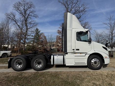 NEW 2026 VOLVO VNR64T TANDEM AXLE DAYCAB TRUCK #$vid