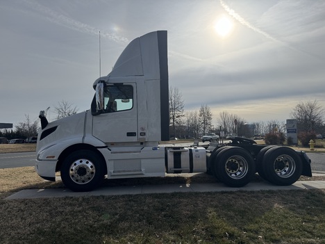 NEW 2026 VOLVO VNR64T TANDEM AXLE DAYCAB TRUCK #$vid