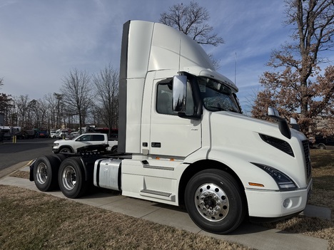NEW 2026 VOLVO VNR64T TANDEM AXLE DAYCAB TRUCK #$vid