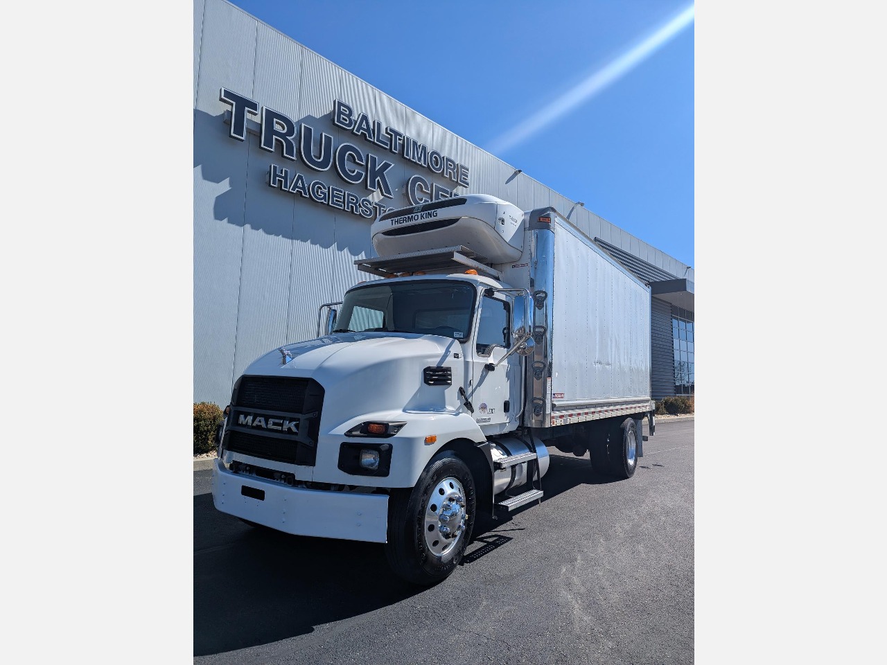 USED 2021 MACK MD6 REEFER TRUCK #1863 USED 2021 MACK MD6 REEFER TRUCK #1863