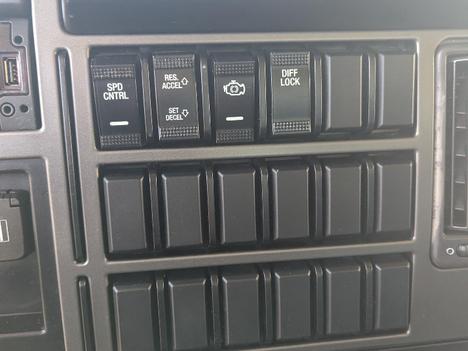 USED 2021 MACK MD6 REEFER TRUCK #$vid