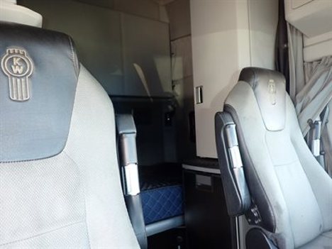 USED 2021 KENWORTH T680 TANDEM AXLE SLEEPER TRUCK #$vid