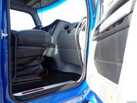 USED 2021 KENWORTH T680 TANDEM AXLE SLEEPER TRUCK #$vid