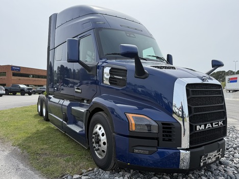 NEW 2027 MACK PIONEER 64T SLEEPER TANDEM AXLE SLEEPER TRUCK #$vid