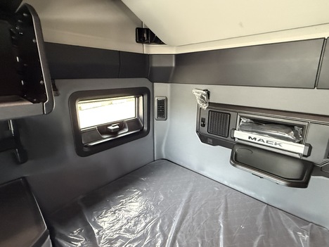 NEW 2027 MACK PIONEER 64T SLEEPER TANDEM AXLE SLEEPER TRUCK #$vid