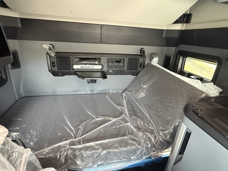 NEW 2027 MACK PIONEER 64T SLEEPER TANDEM AXLE SLEEPER TRUCK #$vid