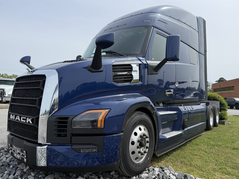 NEW 2027 MACK PIONEER 64T SLEEPER TANDEM AXLE SLEEPER TRUCK #$vid