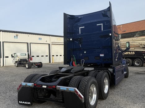 NEW 2027 MACK PIONEER 64T SLEEPER TANDEM AXLE SLEEPER TRUCK #$vid