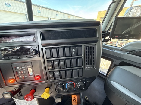 NEW 2026 MACK GRANITE 64F T/A STEEL DUMP TRUCK #$vid