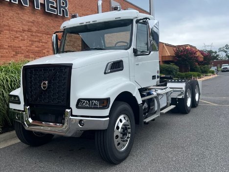 NEW 2027 VOLVO VHD64FT300 DAYCAB TRUCK #$vid
