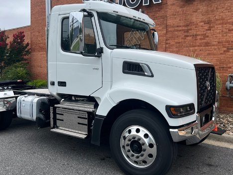NEW 2027 VOLVO VHD64FT300 DAYCAB TRUCK #$vid