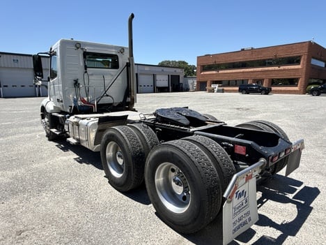USED 2022 VOLVO VNL64T300 DAYCAB TRUCK #$vid