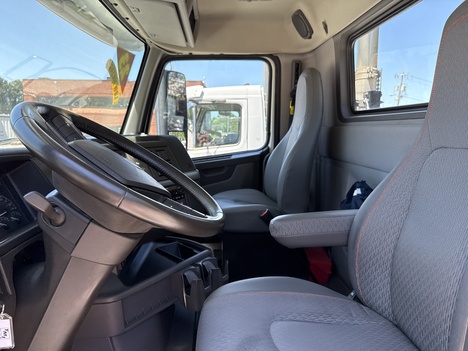 USED 2023 VOLVO VNL64T300 DAYCAB TRUCK #$vid