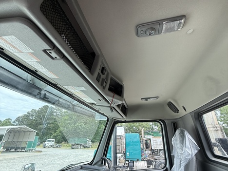 USED 2023 VOLVO VNL64T300 DAYCAB TRUCK #$vid