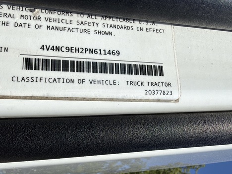 USED 2023 VOLVO VNL64T300 DAYCAB TRUCK #$vid
