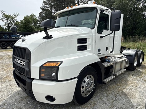 2020 MACK Anthem Daycab #1884