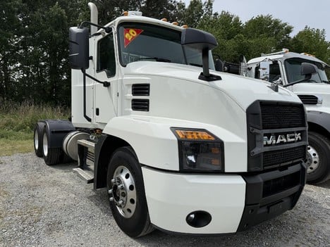 USED 2020 MACK ANTHEM DAYCAB TRUCK #$vid