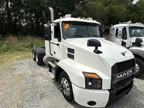 USED 2020 MACK ANTHEM DAYCAB TRUCK #$vid