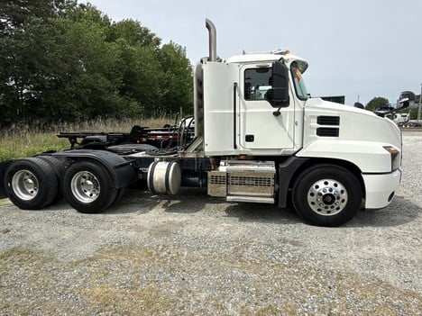 USED 2020 MACK ANTHEM DAYCAB TRUCK #$vid
