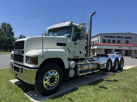 NEW 2027 MACK PINNACLE PI84 DAYCAB TRUCK #$vid