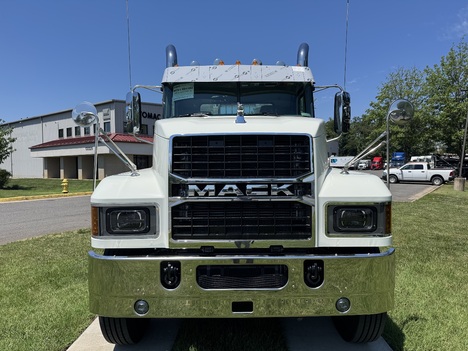 NEW 2027 MACK PINNACLE PI84 DAYCAB TRUCK #$vid