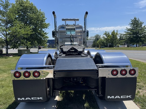 NEW 2027 MACK PINNACLE PI84 DAYCAB TRUCK #$vid