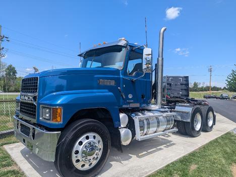 2022 MACK PI64T Tandem Axle Daycab #1888