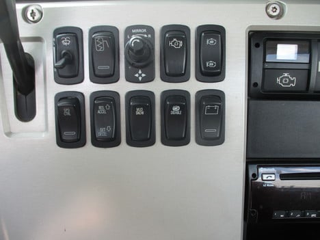 USED 2018 MACK CXU613 DAYCAB TRUCK #$vid