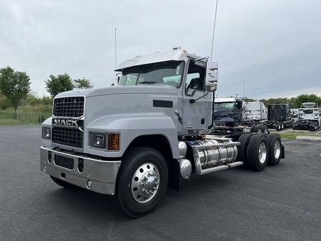 NEW 2026 MACK PINNACLE PI64T DAYCAB TRUCK #$vid