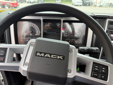 NEW 2027 MACK MD6 SERVICE - UTILITY TRUCK #$vid