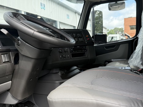 NEW 2027 VOLVO VHD104F DUMP TRUCK #$vid