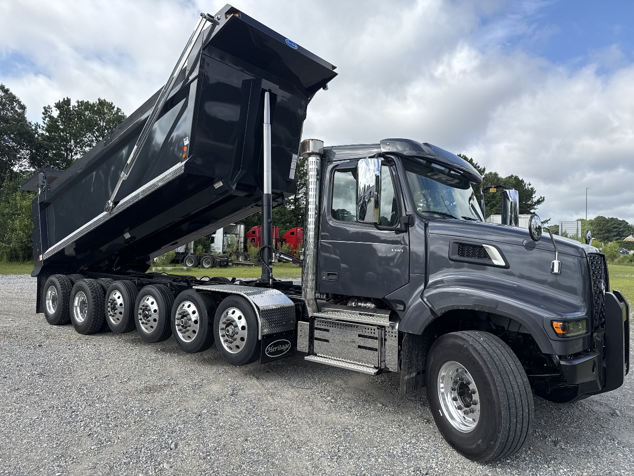 NEW 2027 VOLVO VHD104F DUMP TRUCK #1896 NEW 2027 VOLVO VHD104F DUMP TRUCK #1896