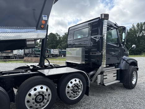 NEW 2027 VOLVO VHD104F DUMP TRUCK #$vid