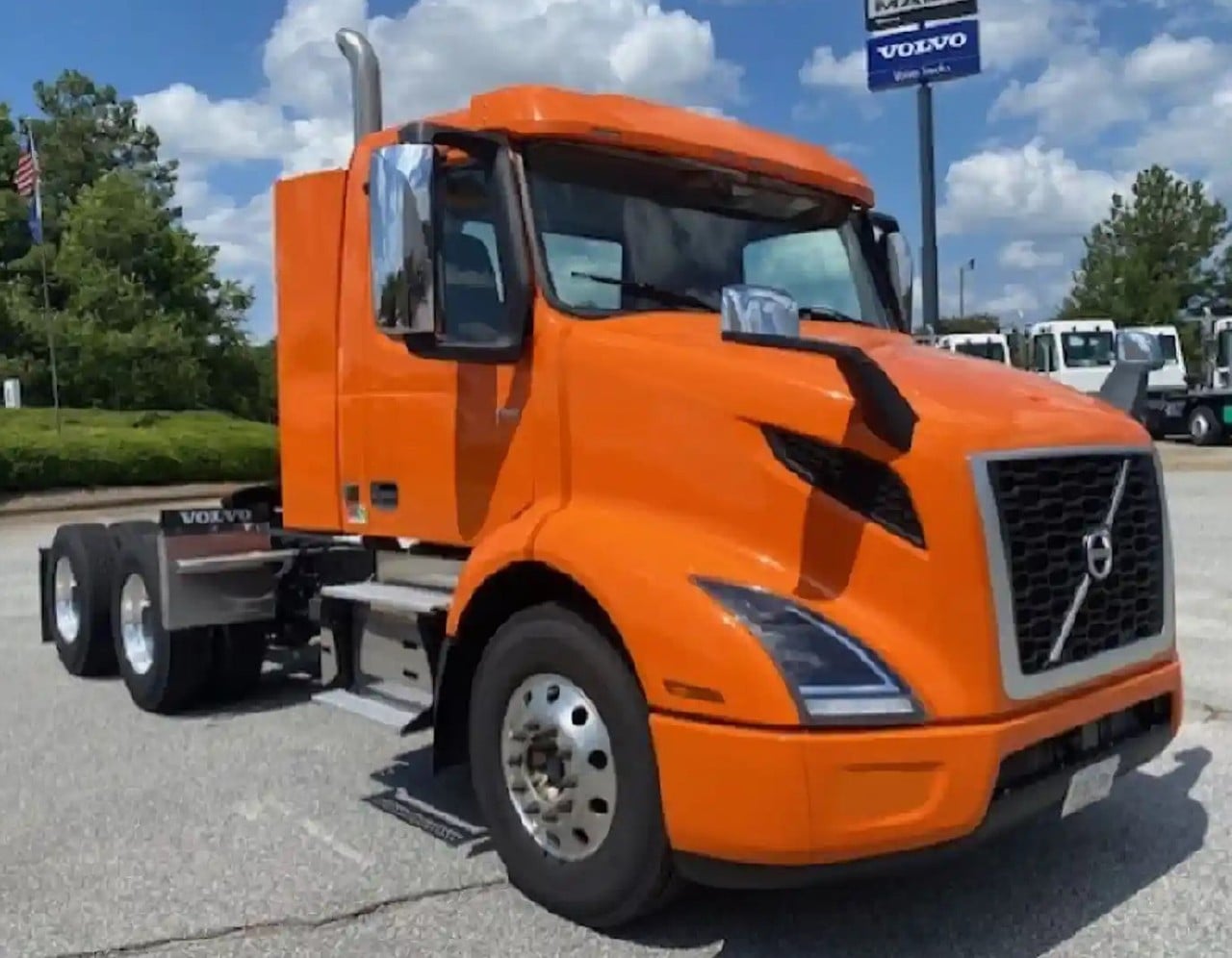 USED 2022 VOLVO VNR64T300 DAYCAB TRUCK #1897 USED 2022 VOLVO VNR64T300 DAYCAB TRUCK #1897