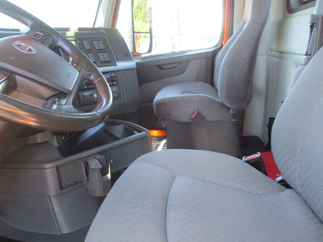 USED 2022 VOLVO VNR64T300 DAYCAB TRUCK #$vid