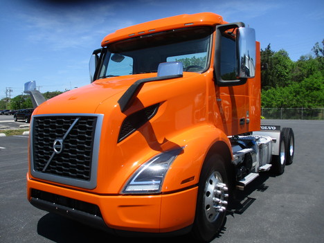 USED 2022 VOLVO VNR64T300 DAYCAB TRUCK #$vid
