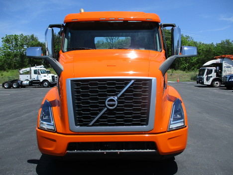 USED 2022 VOLVO VNR64T300 DAYCAB TRUCK #$vid