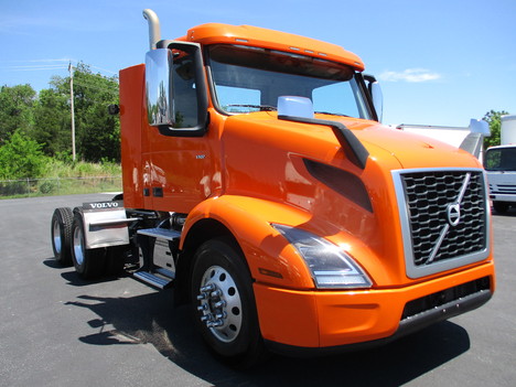 USED 2022 VOLVO VNR64T300 DAYCAB TRUCK #$vid
