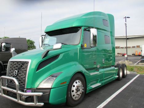2020 VOLVO VNL64T760 Sleeper #1898