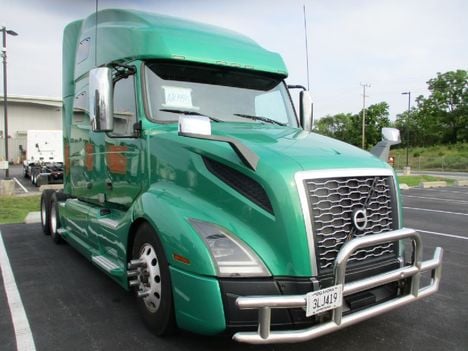 USED 2020 VOLVO VNL64T760 SLEEPER TRUCK #$vid