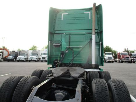 USED 2020 VOLVO VNL64T760 SLEEPER TRUCK #$vid