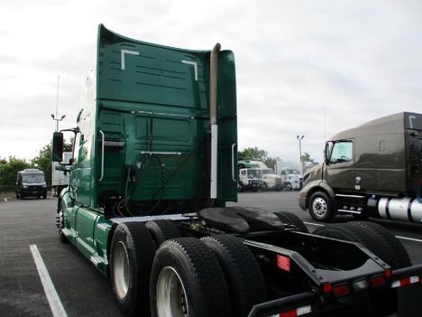 USED 2020 VOLVO VNL64T760 SLEEPER TRUCK #$vid