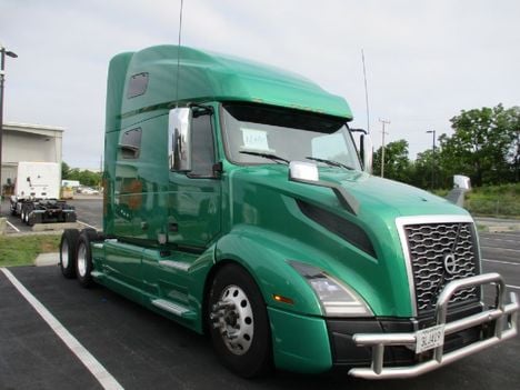 USED 2020 VOLVO VNL64T760 SLEEPER TRUCK #$vid