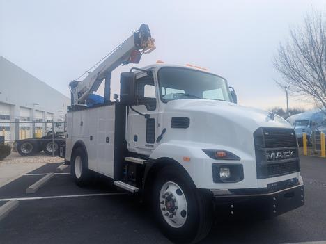 USED 2023 MACK MD6 SERVICE - UTILITY TRUCK #$vid